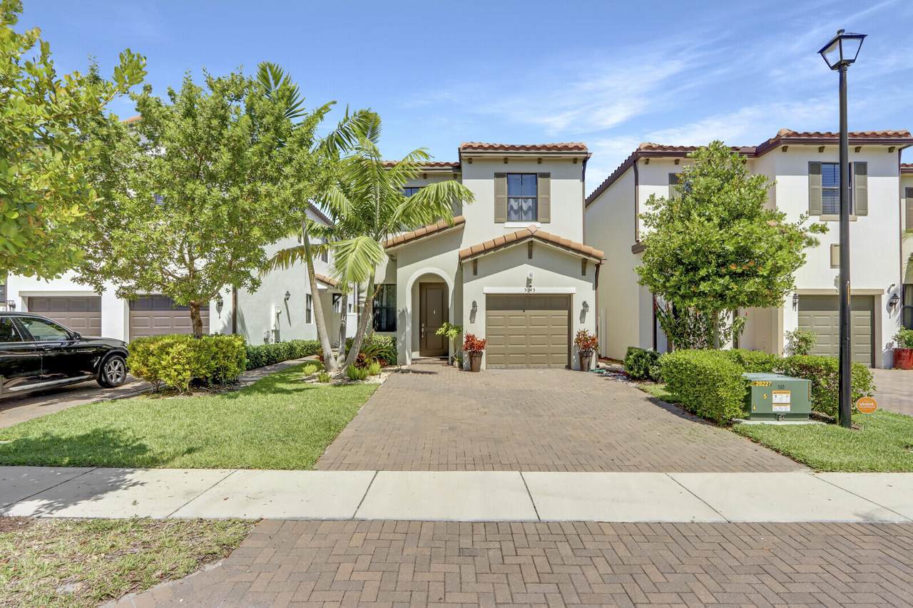 5045 Laurel Oak Drive - Photo 1