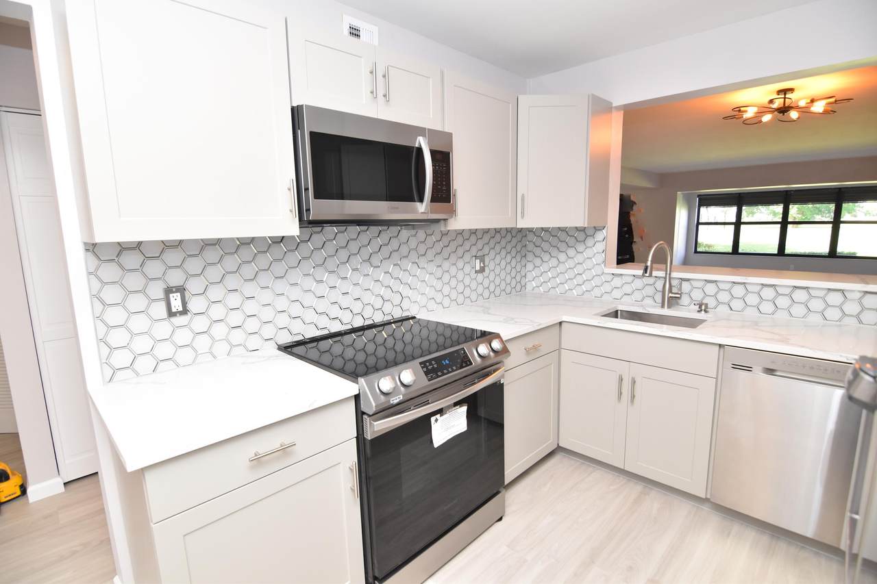 5152 Golfview 1811 Court - Photo 1