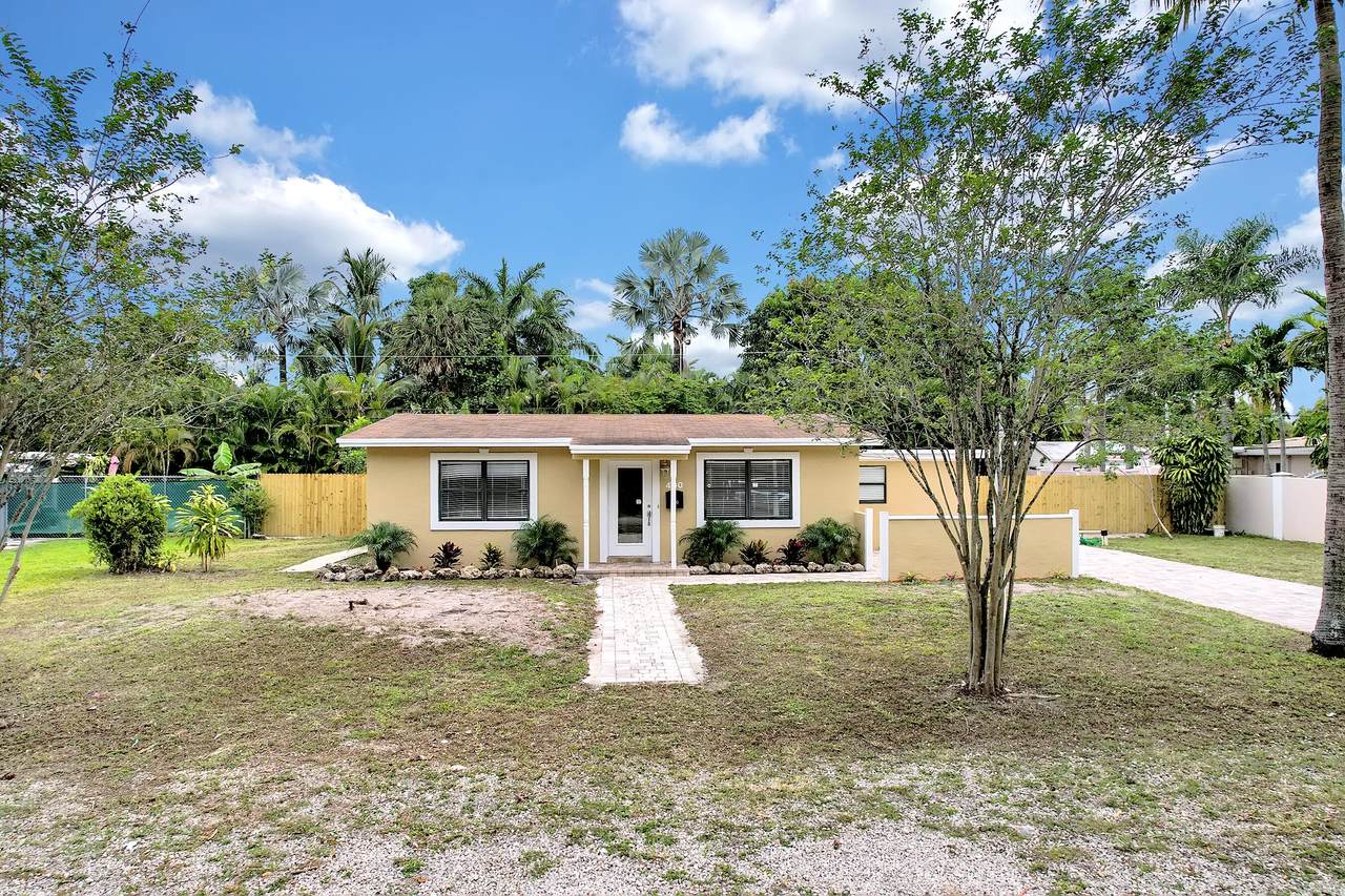 400 26th Drive - Photo 1