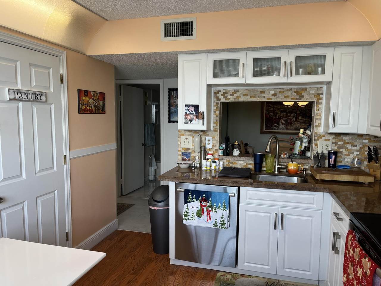 15450 Pembridge Avenue - Photo 1