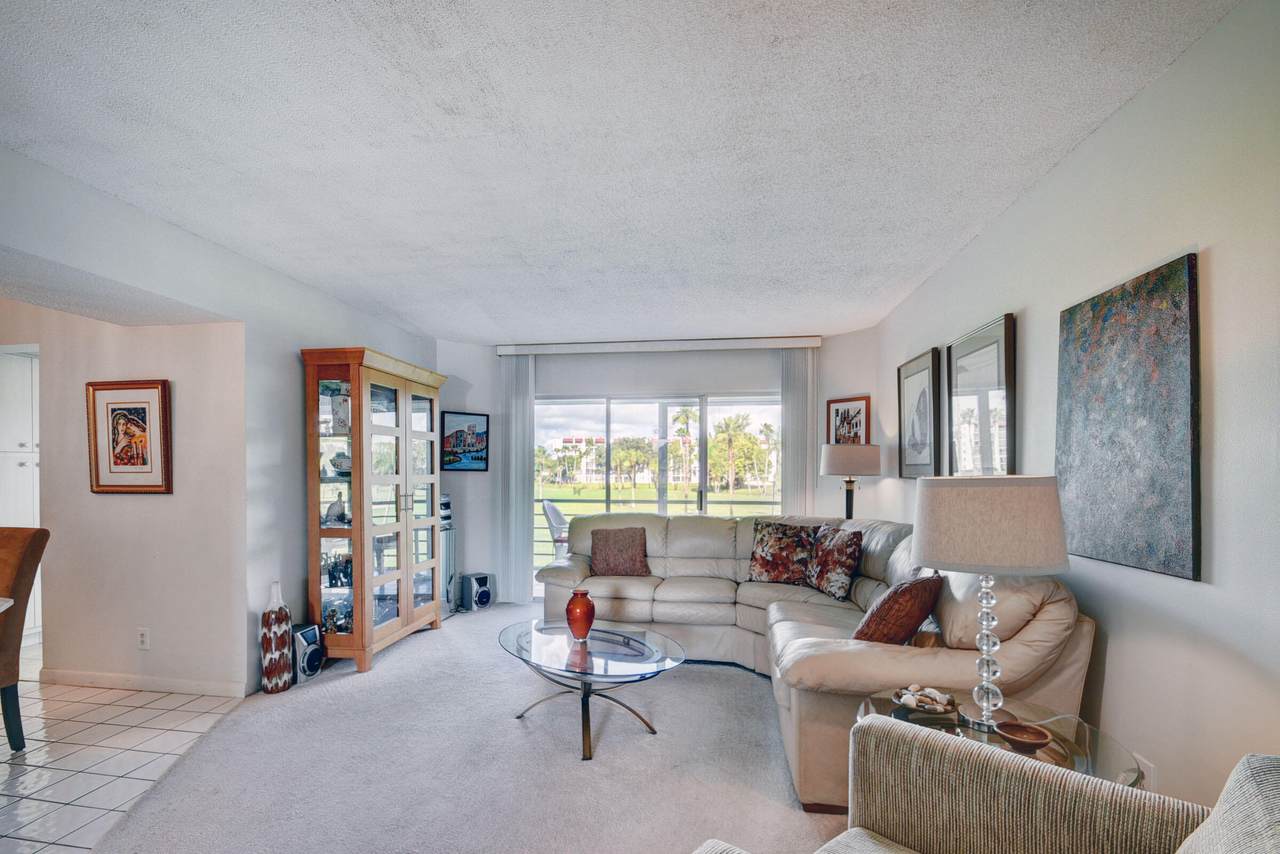 3661 Via Poinciana - Photo 1