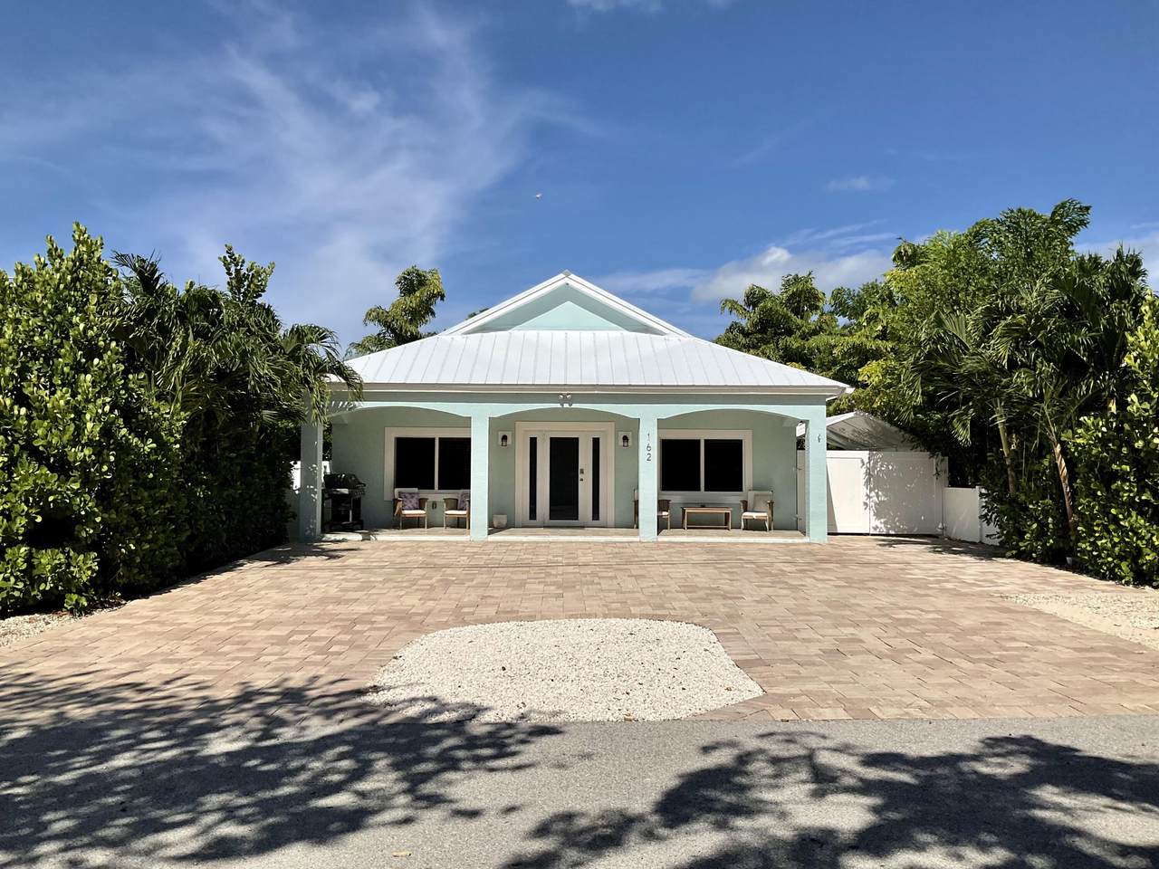 162 Hibiscus Street - Photo 1