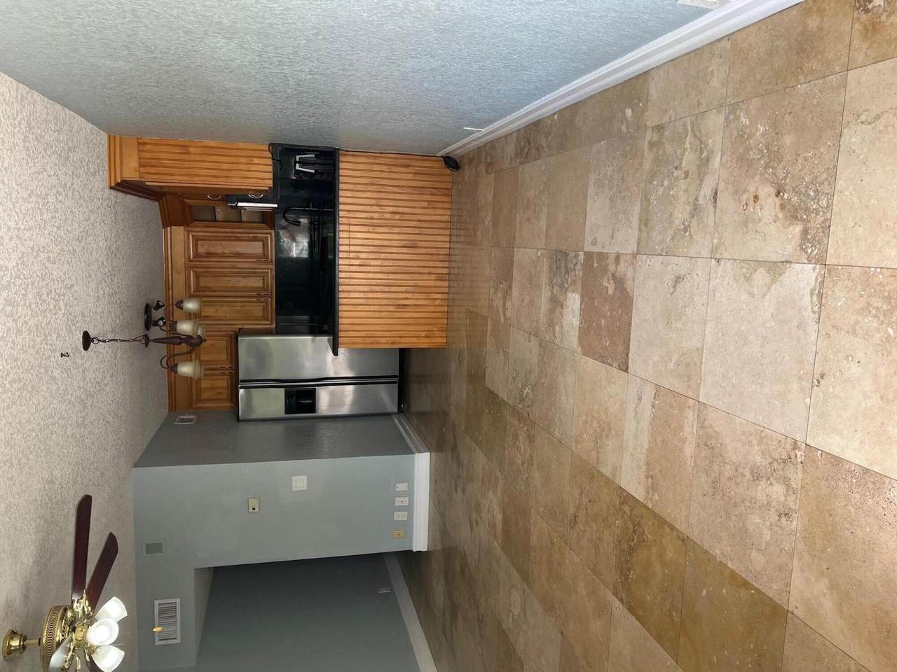 1907 2nd Street - Photo 1
