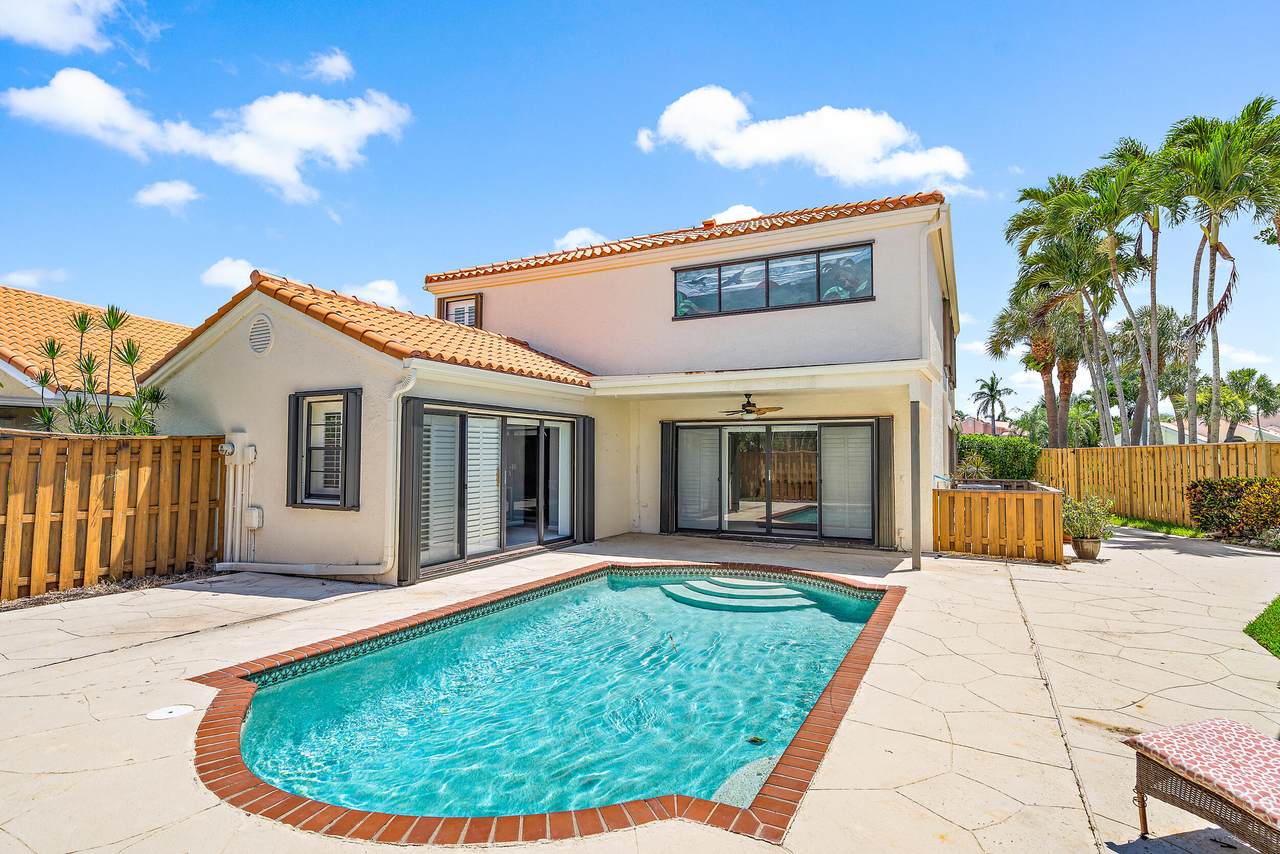 2662 La Lique Circle - Photo 1