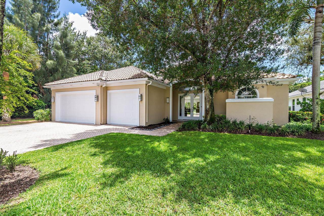 1672 Flagler Manor Circle - Photo 1