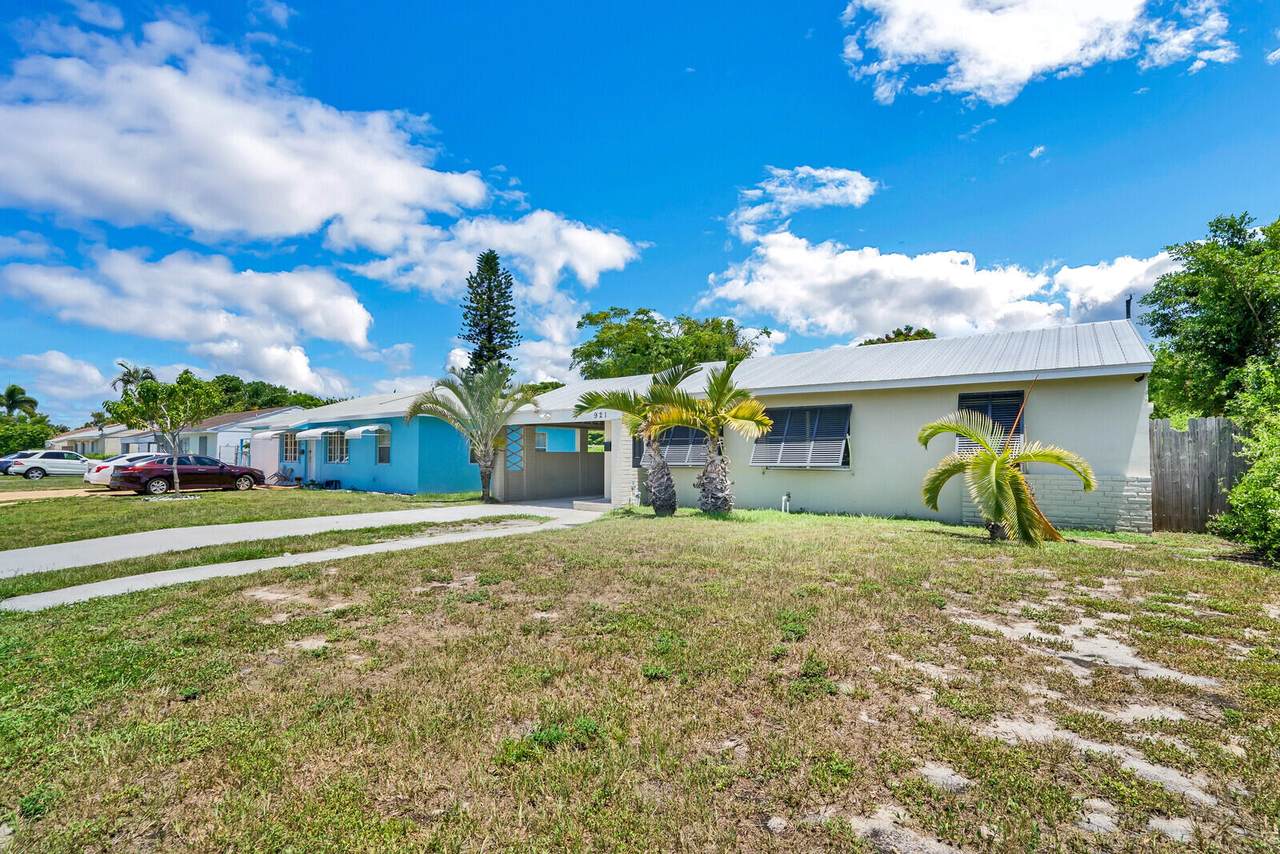921 Macy Street - Photo 1