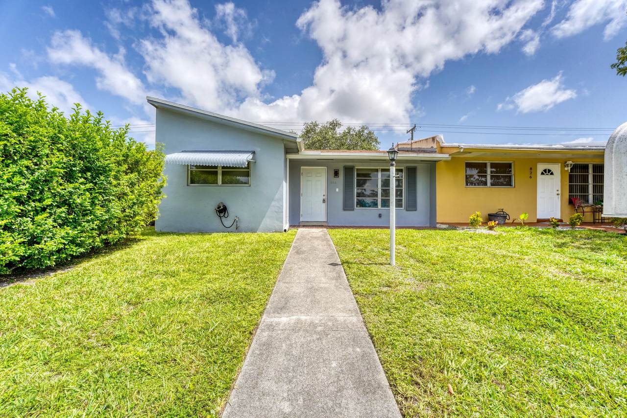 824 Golf Drive - Photo 1