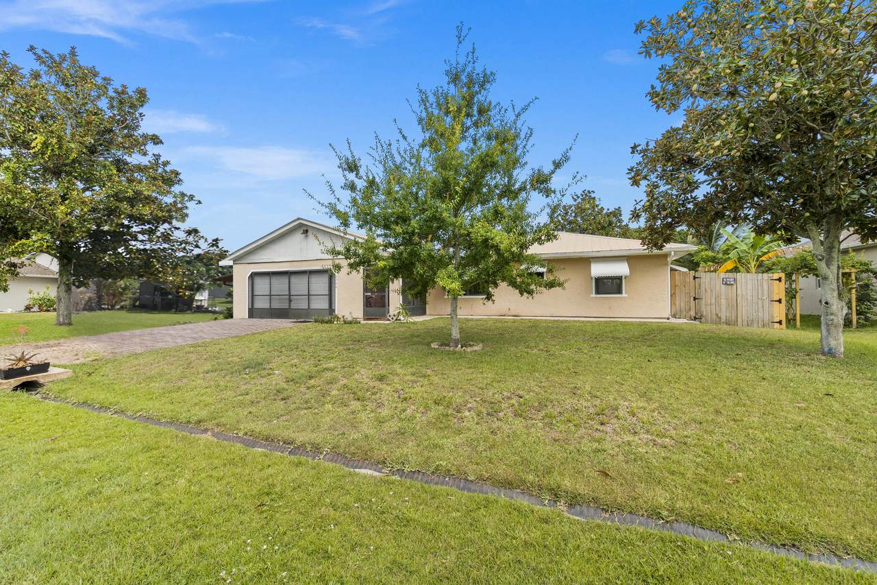 2366 Luau Avenue - Photo 1