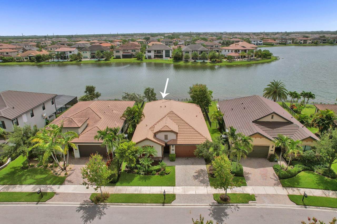 8900 Carrington Avenue - Photo 1