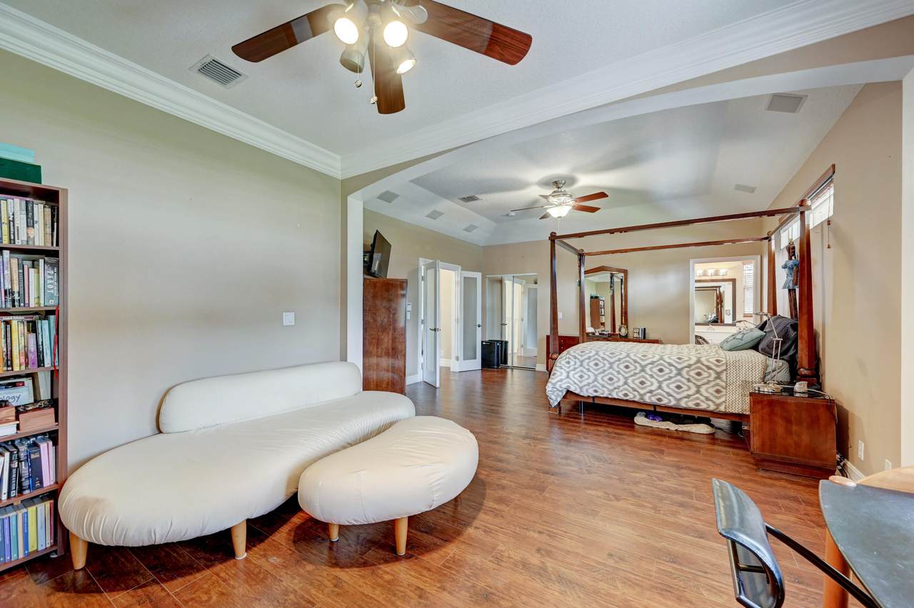 9628 Vineyard Court - Photo 1