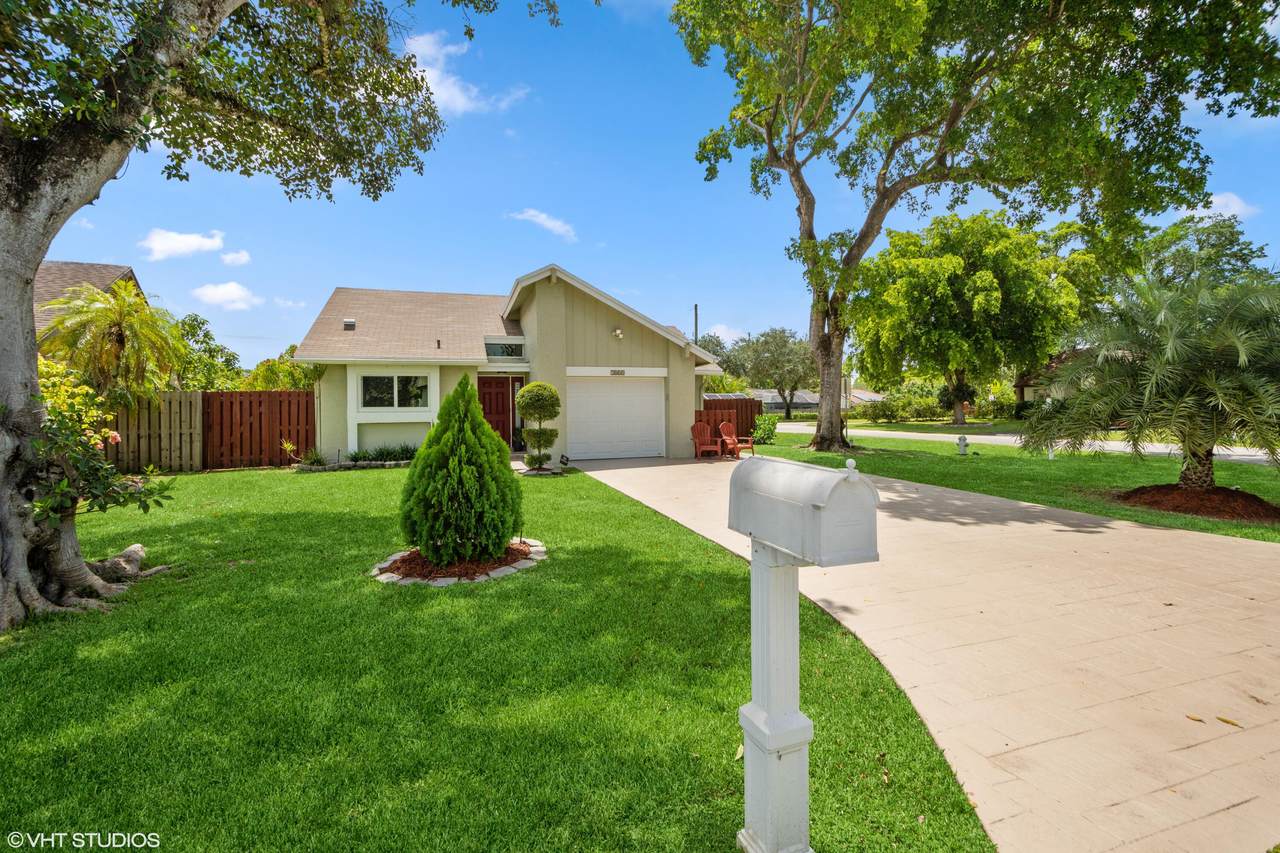 3885 73rd Terrace - Photo 1