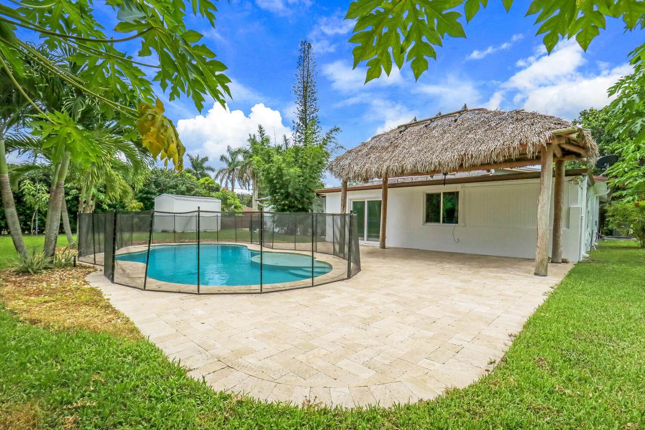 7879 Oakmont Drive - Photo 1