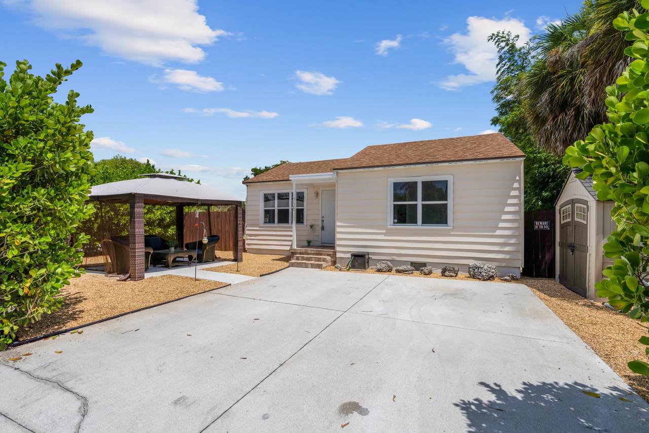 735 Franklin Road - Photo 1