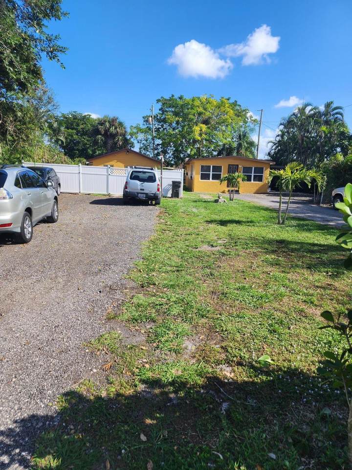1812 Breezy Lane - Photo 1