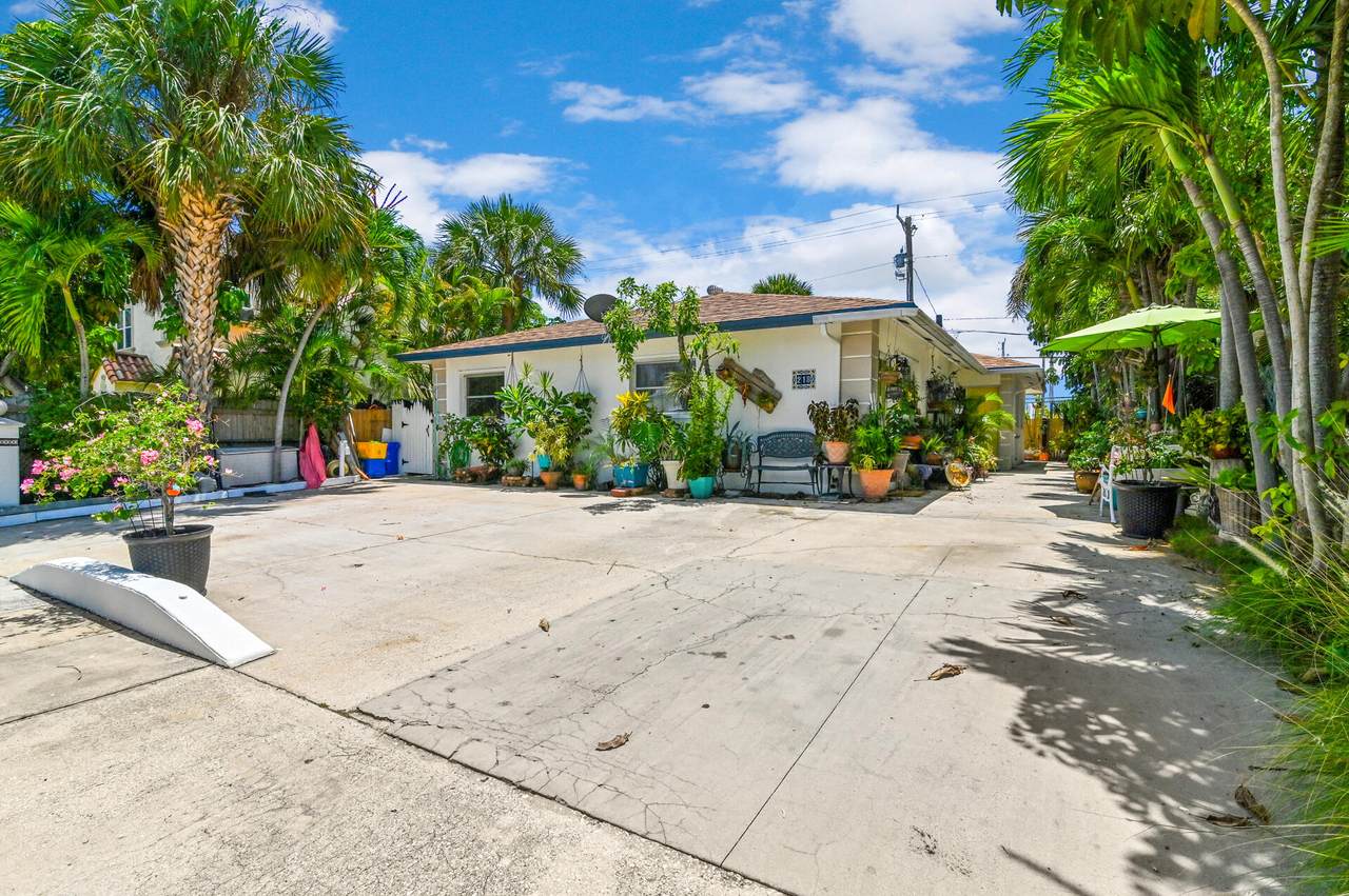 218 Conniston Road - Photo 1
