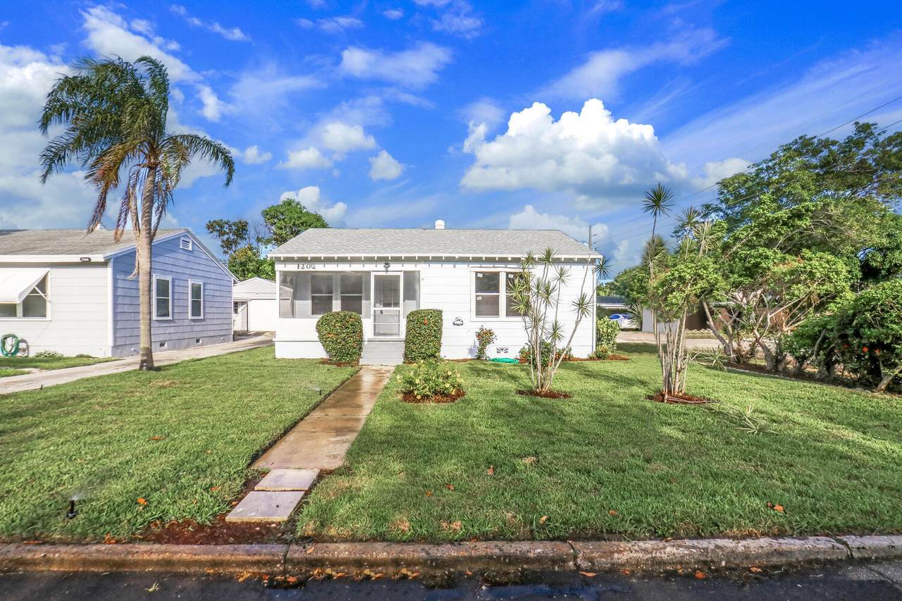 1202 D Street - Photo 1
