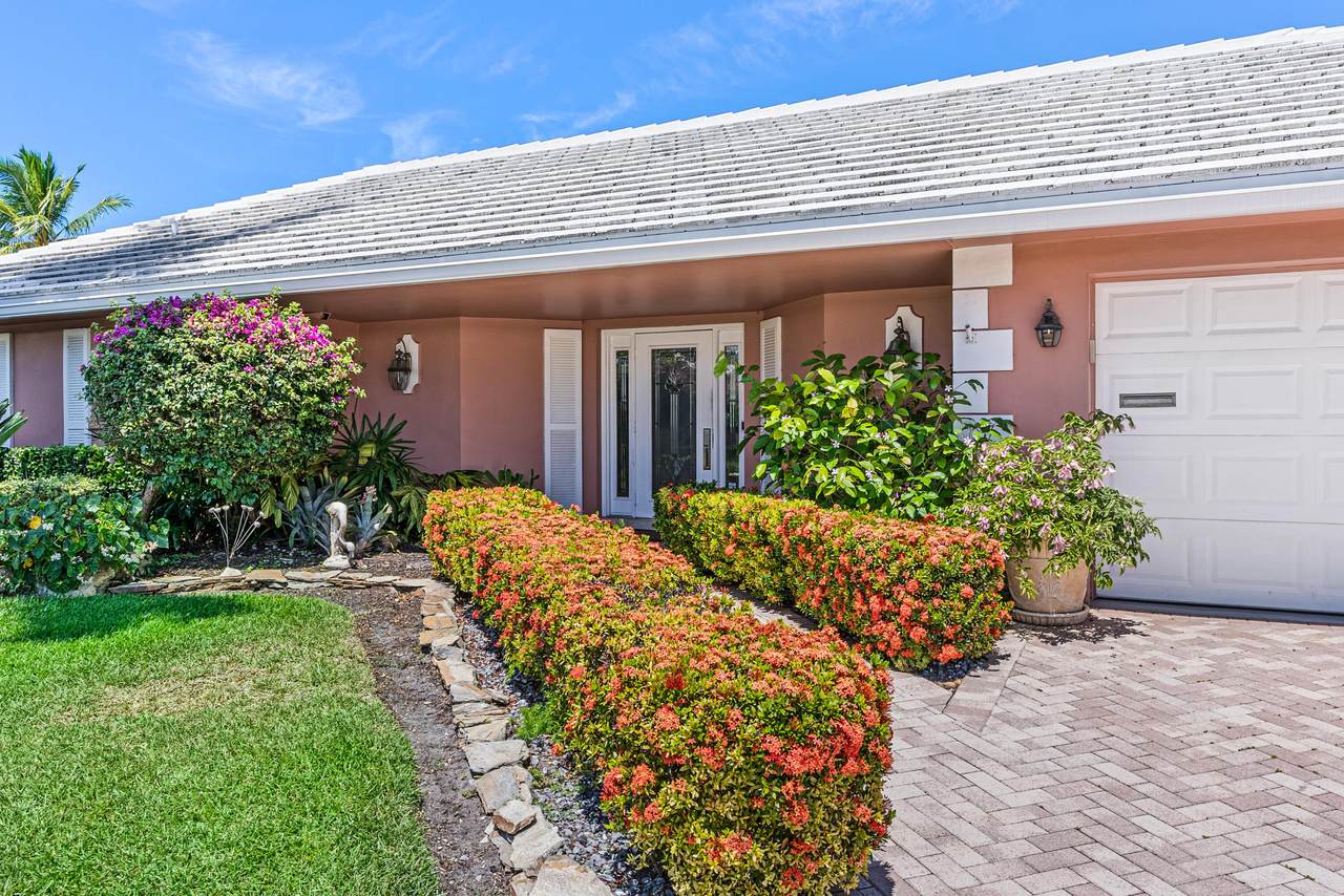 1332 Tamarind Way - Photo 1