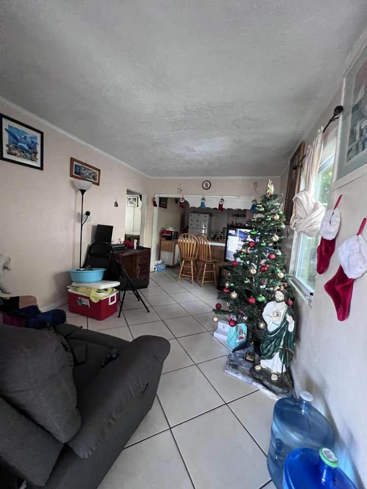 553 Jennings Avenue - Photo 1