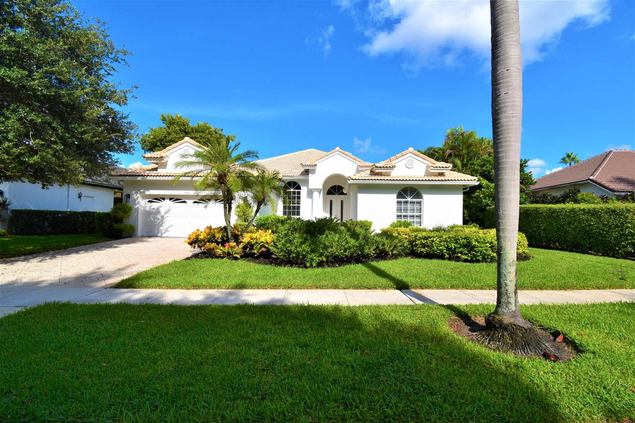 7670 La Corniche Circle - Photo 1
