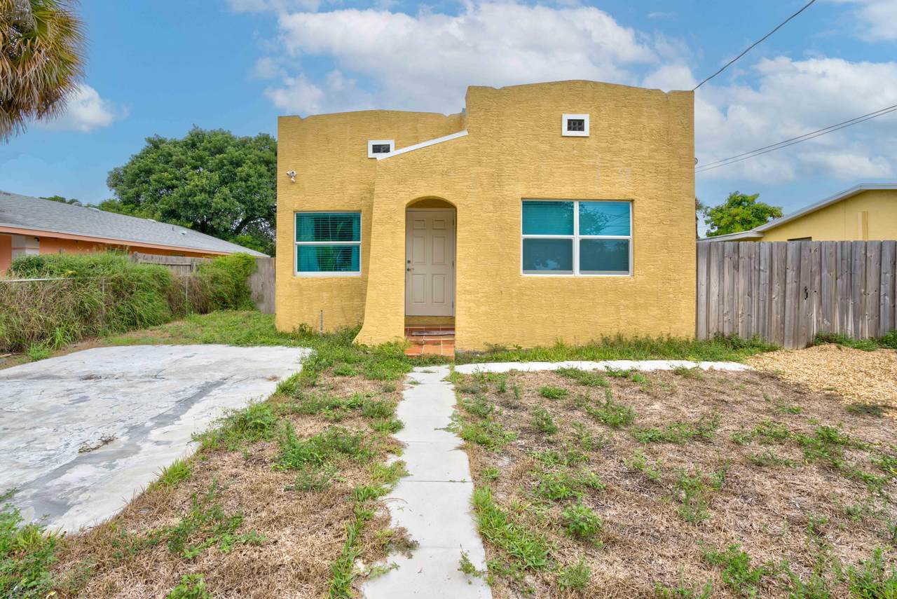1101 21st Street - Photo 1