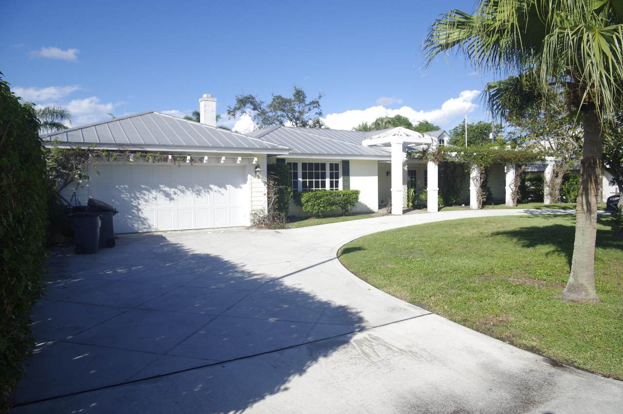 336 River Drive - Photo 1
