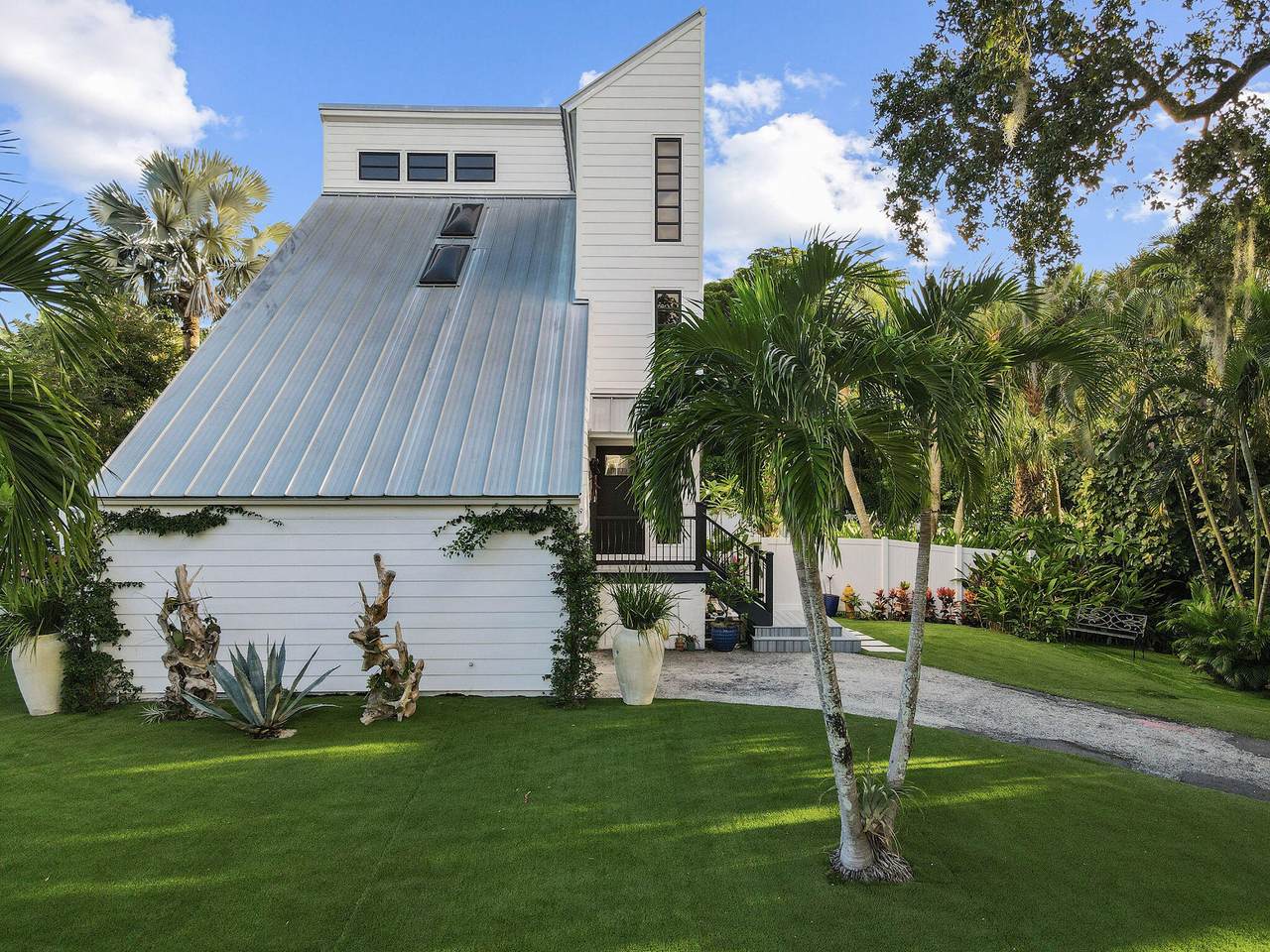 2434 Cardinal Lane - Photo 1