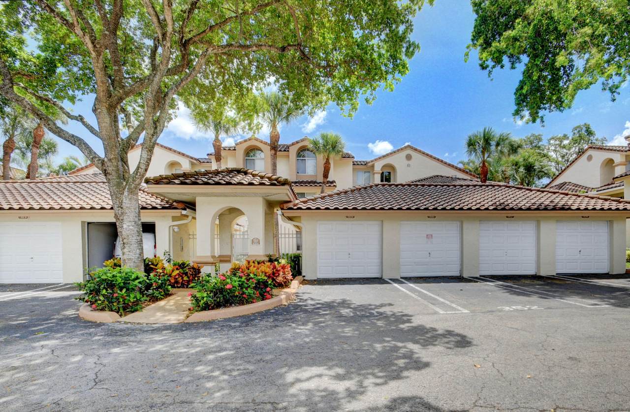 9204 Glenmoor Drive - Photo 1