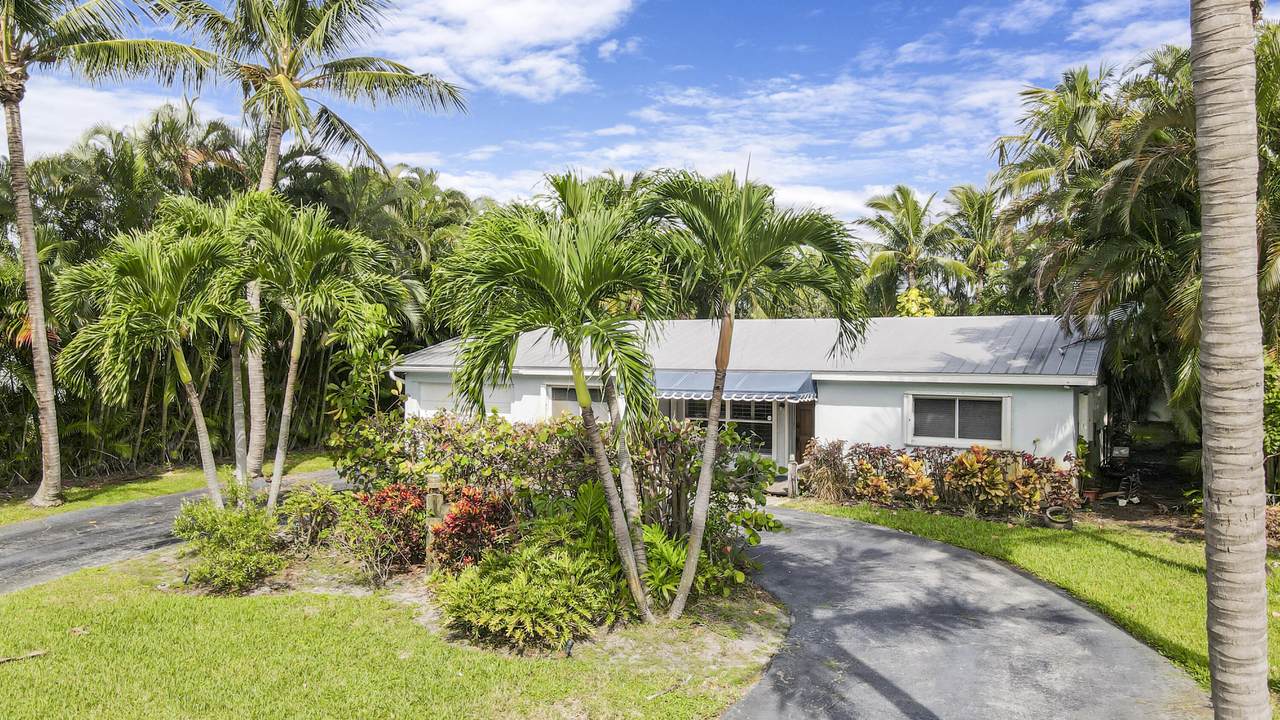1711 Gregory Road - Photo 1