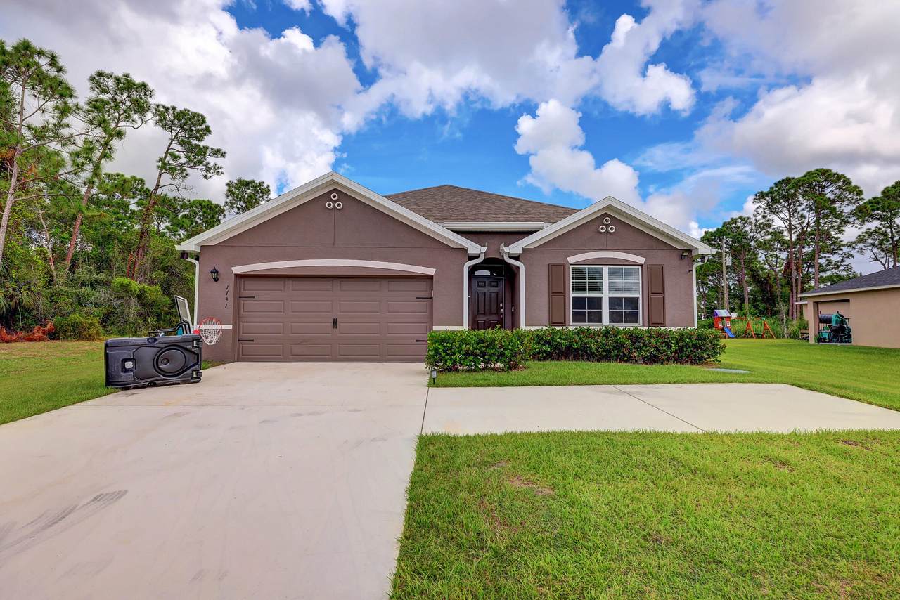 1731 Sandia Drive - Photo 1