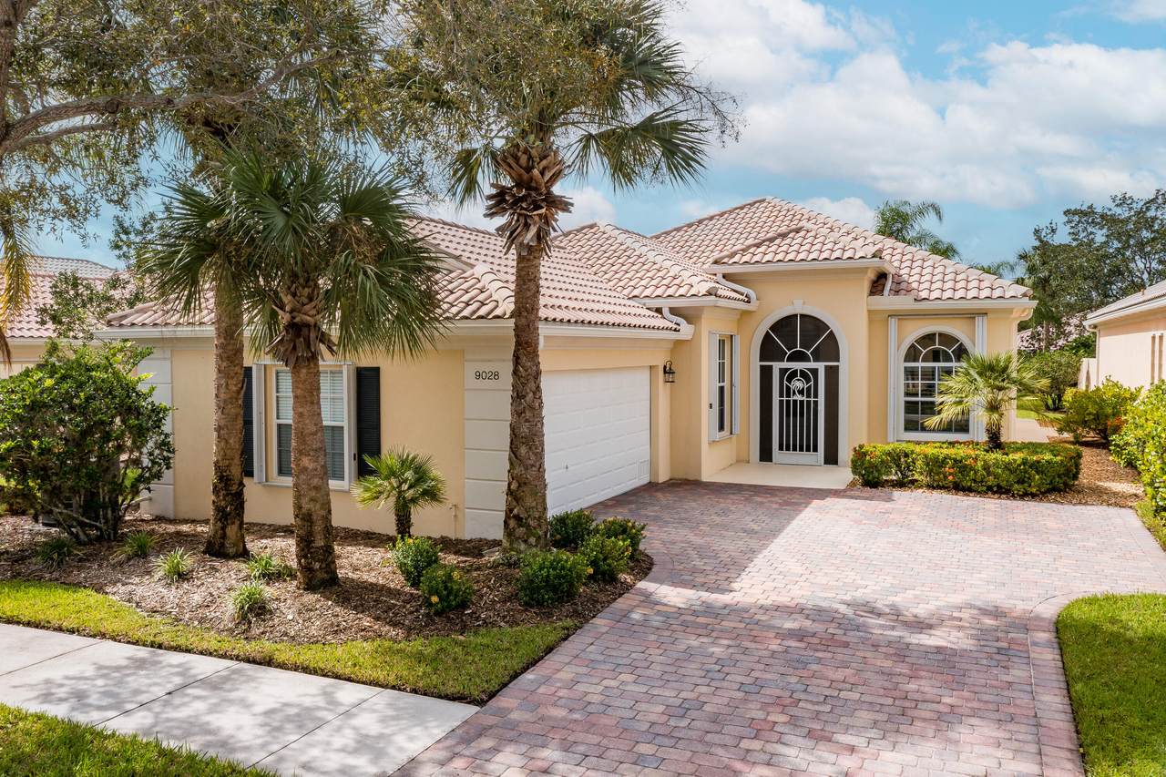 9028 La Creek Court - Photo 1