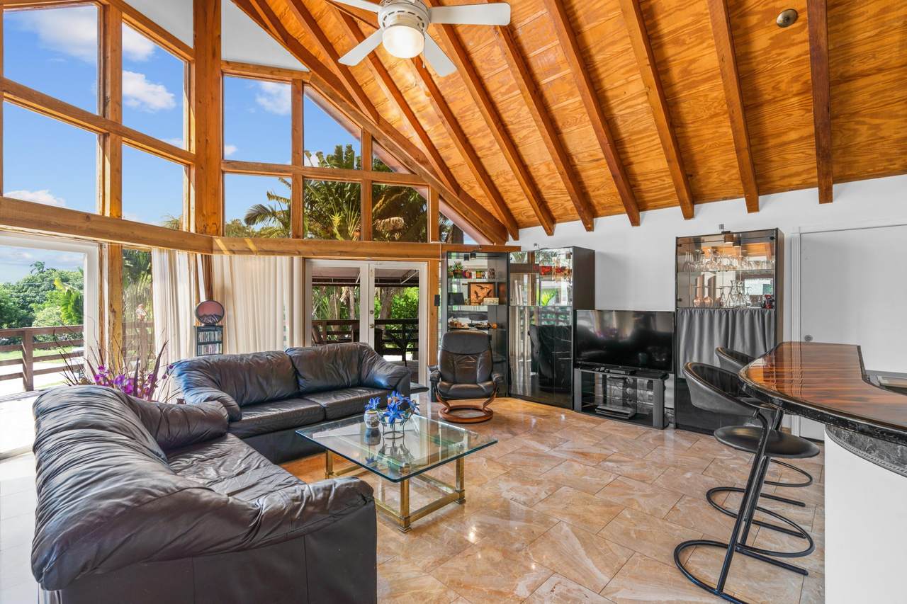 7620 Country Club Boulevard - Photo 1