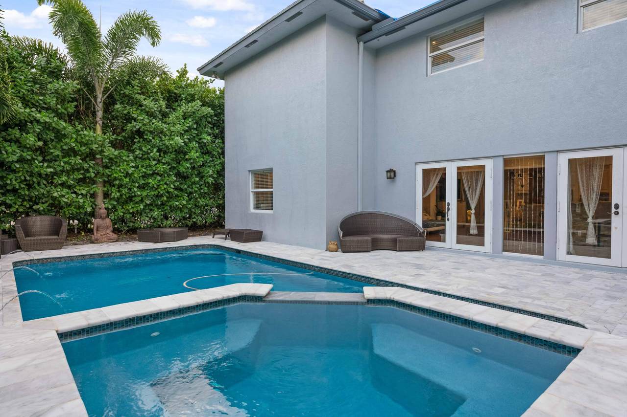 542 Cypress Drive - Photo 1
