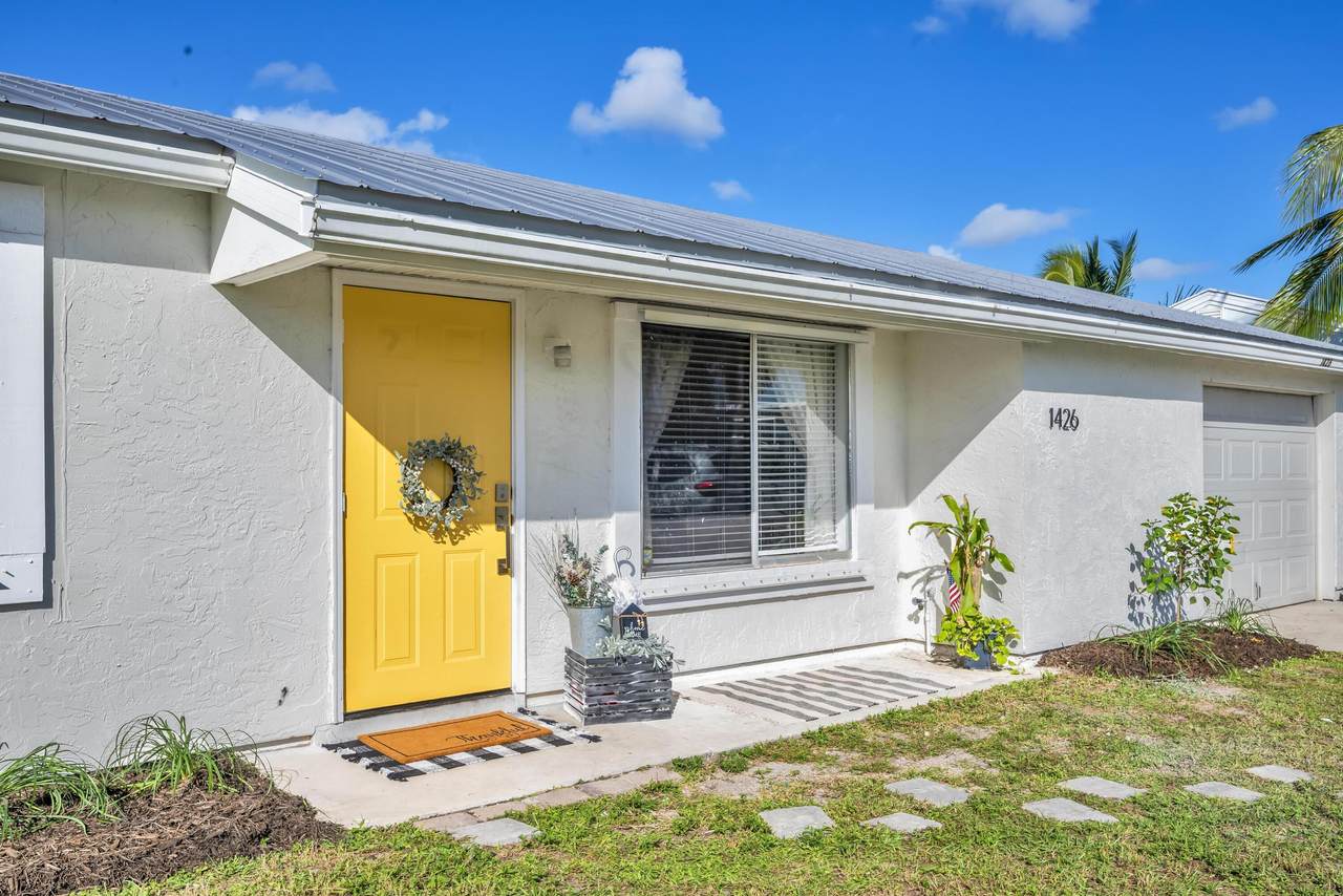 1426 Buckingham Terrace - Photo 1