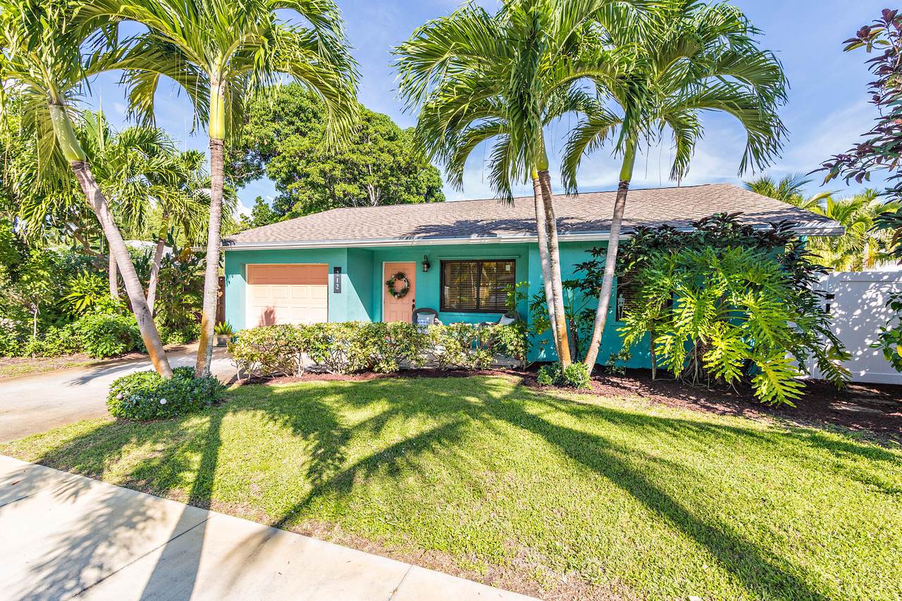212 Dartmouth Drive - Photo 1