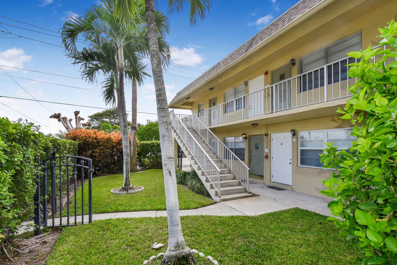 301 Ocean Avenue - Photo 1