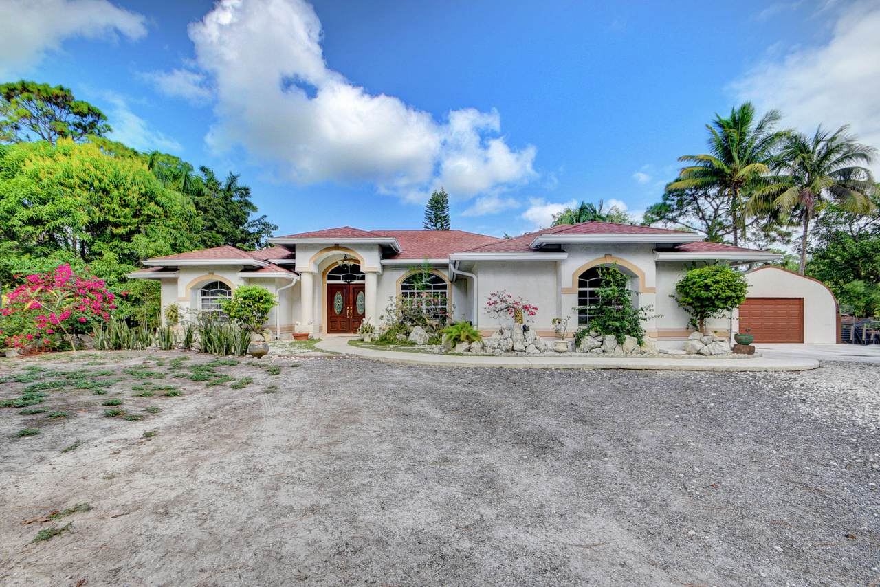 12725 Sunset Boulevard - Photo 1
