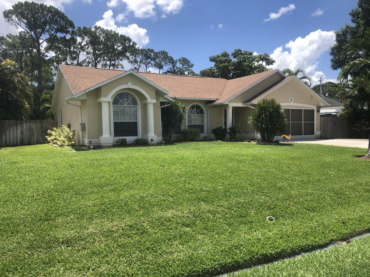 206 Crosspoint Drive - Photo 1