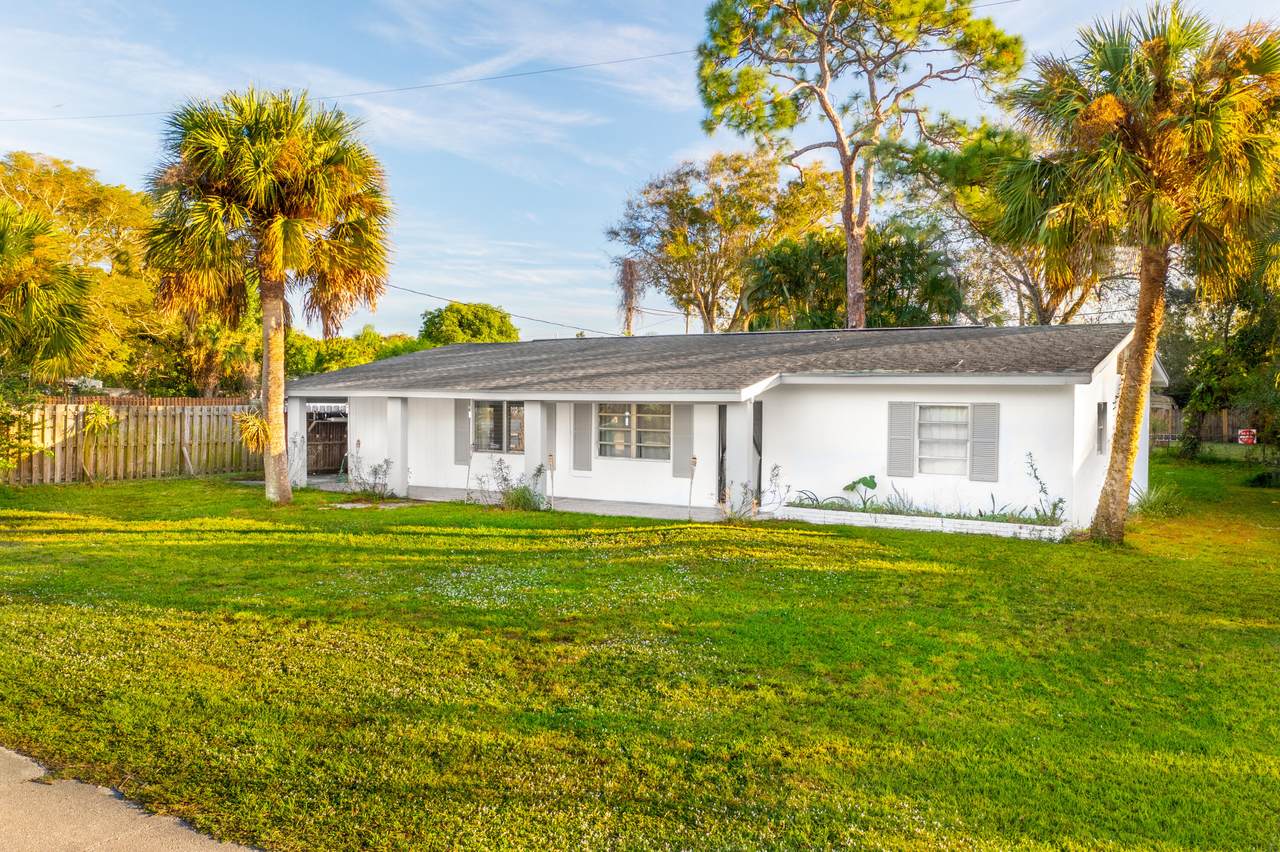 2111 Donald Street - Photo 1