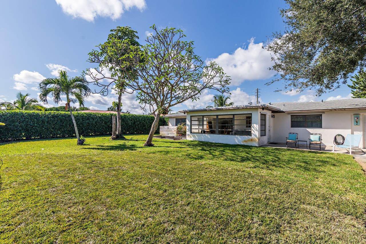7926 Pine Tree Lane - Photo 1