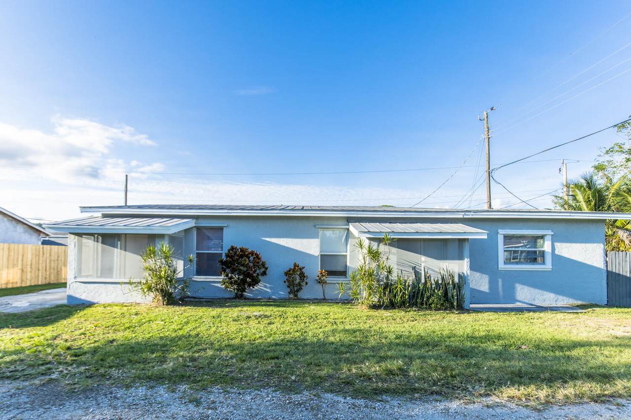5223 Fairlane Avenue - Photo 1
