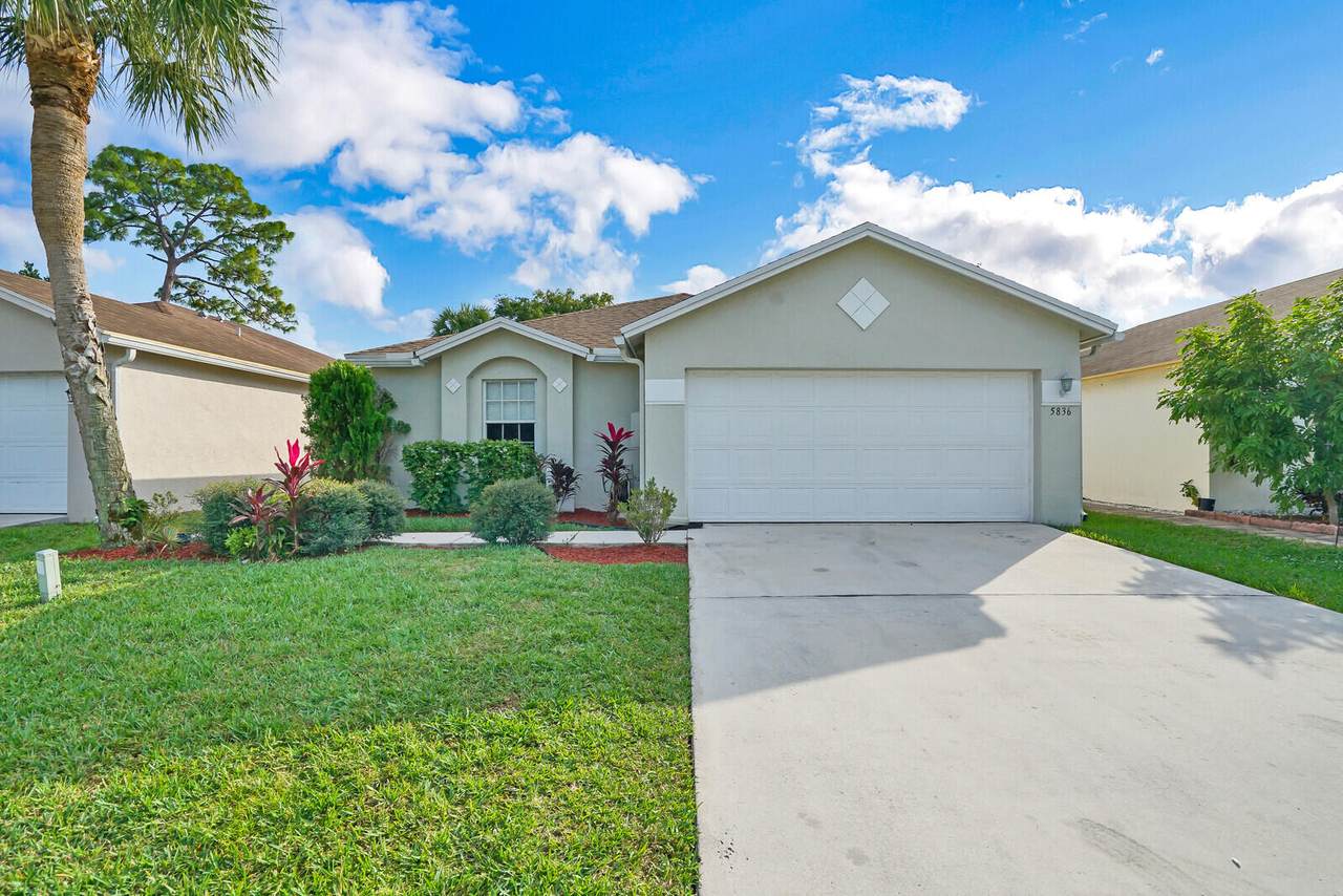 5836 Azalea Circle - Photo 1