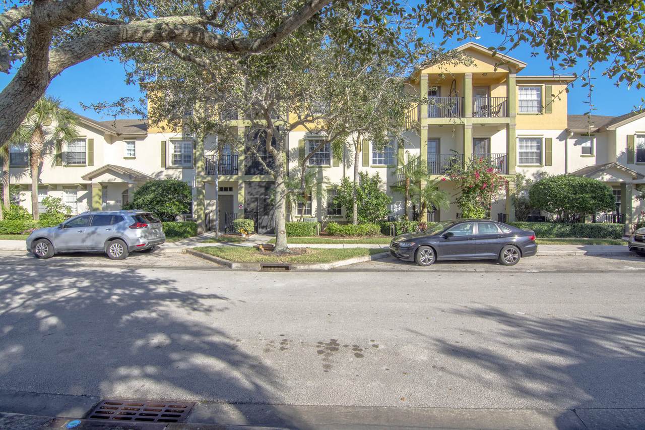 1945 Interlachen Drive - Photo 1