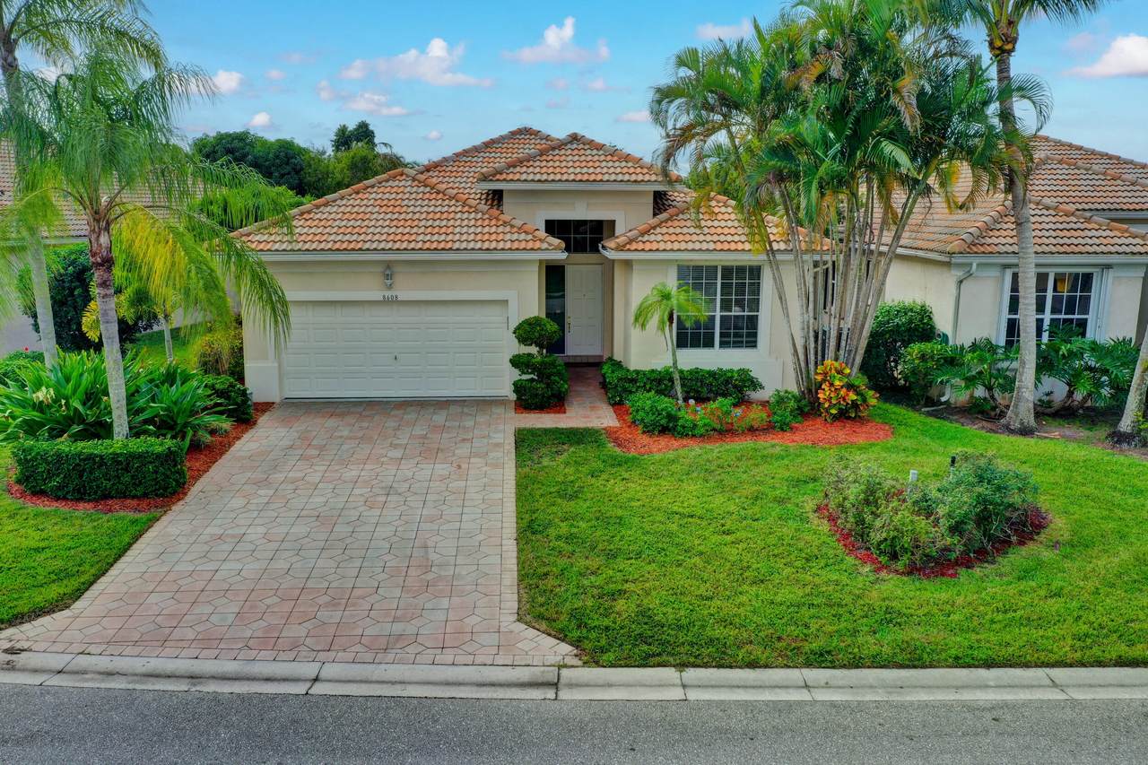 8608 San Andros - Photo 1
