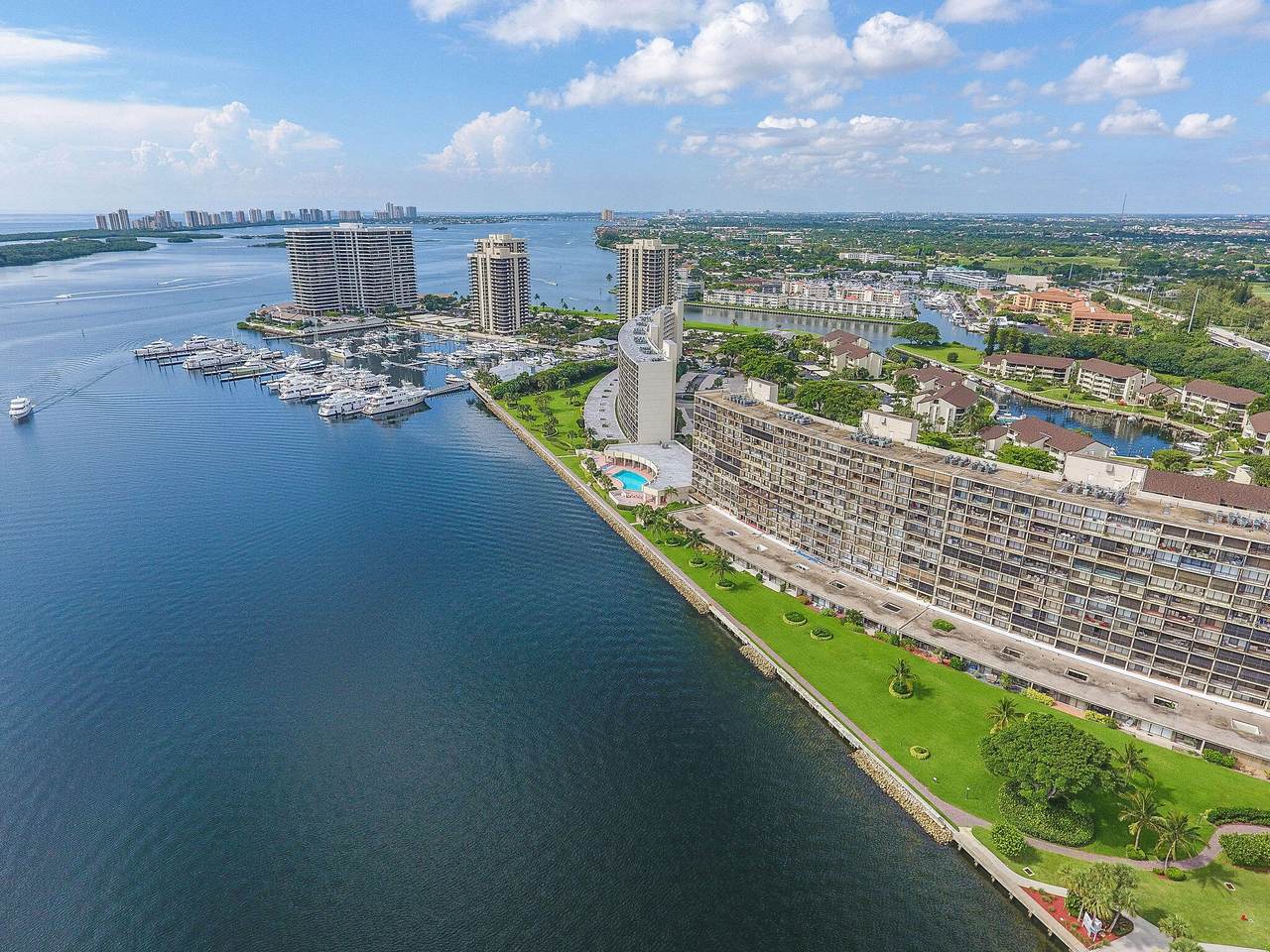 130 Lakeshore Drive - Photo 1