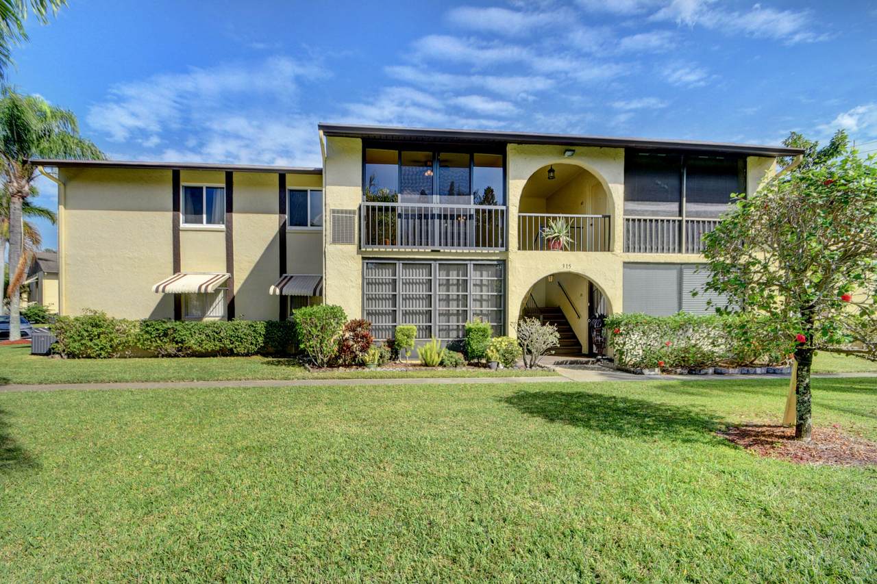 315 Pine Ridge Circle - Photo 1