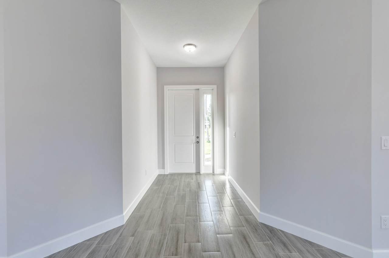 13588 77th Place - Photo 1