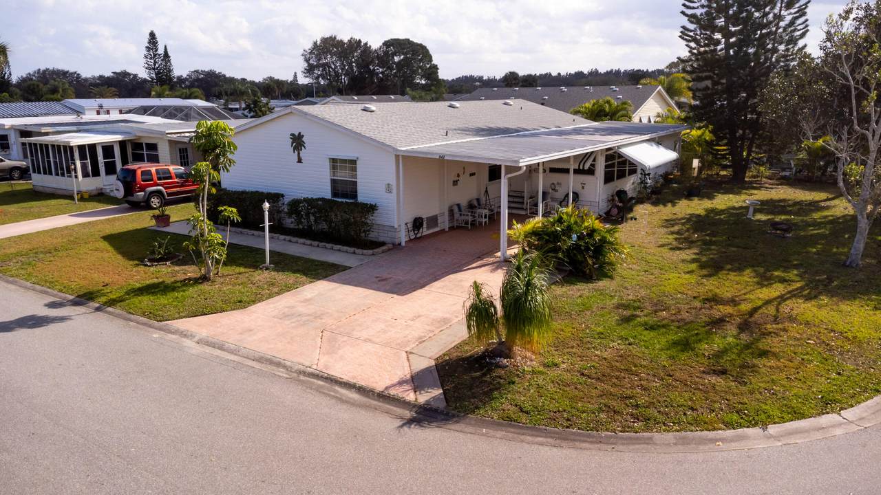 942 Cashew Circle - Photo 1