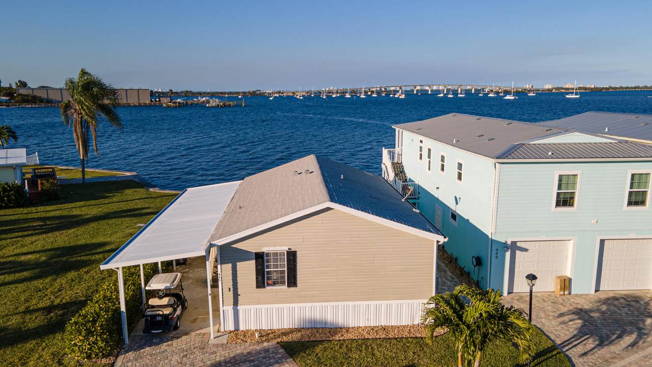 449 Pier Way - Photo 1