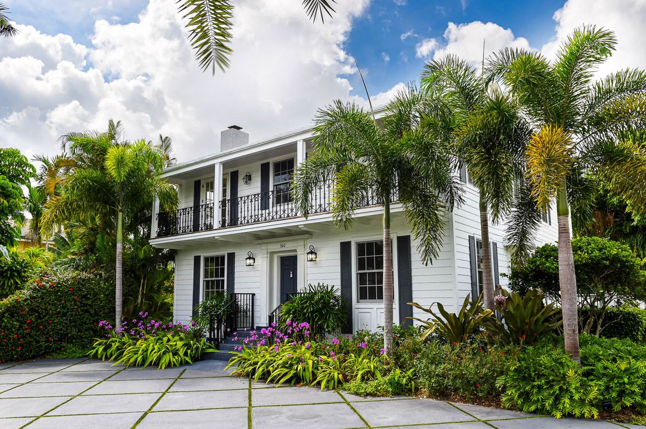 360 Seaspray Avenue - Photo 1