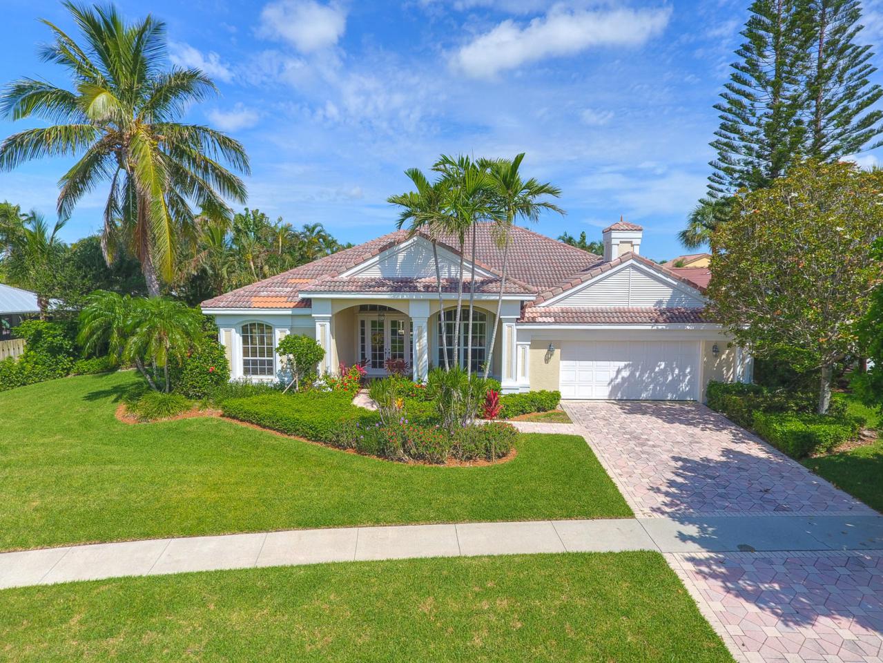 121 Olympus Way - Photo 1